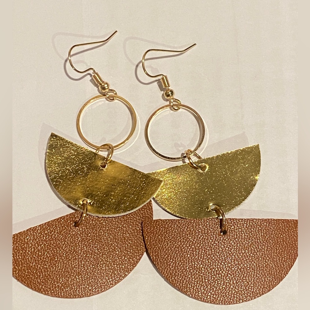 Semi circle brown earrings